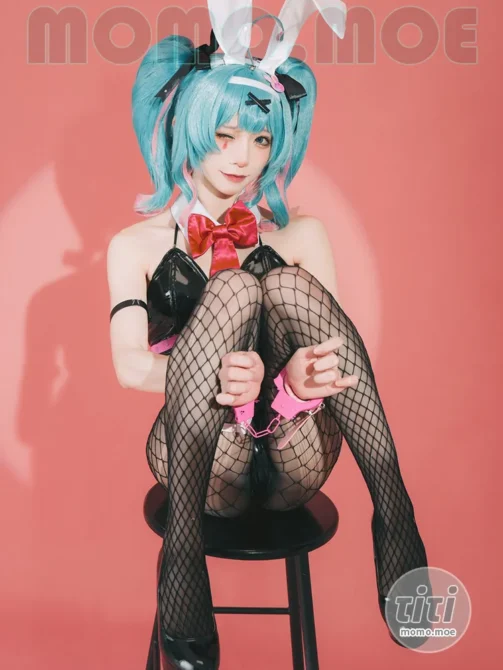 Kitaro_绮太郎 – NO.126 兔子洞 [17P-61M]-丽丝屋