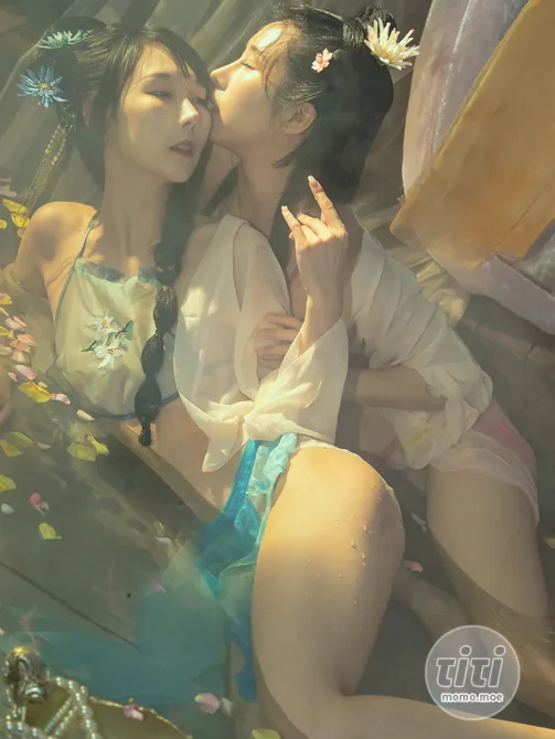 云溪溪 – NO.26 奶桃 N51水池 [42P1V-1.38GB]-丽丝屋