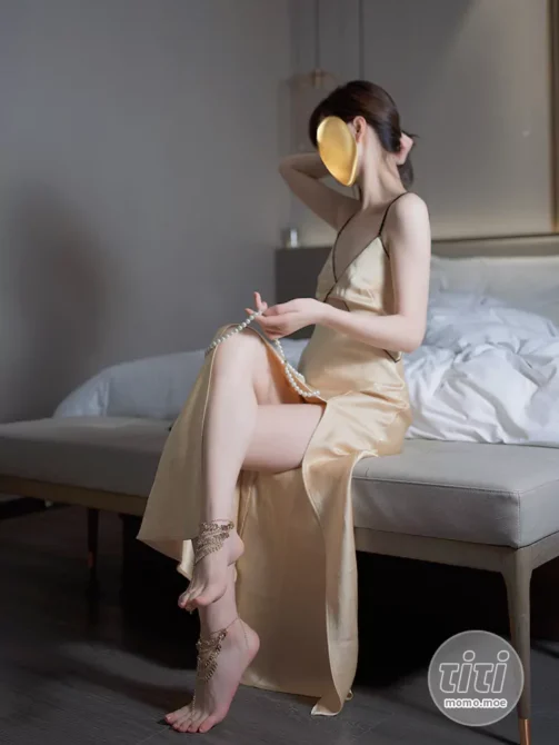 熏熏(禅院熏) – NO.005 金色礼服脚链 [32P-52MB]-丽丝屋