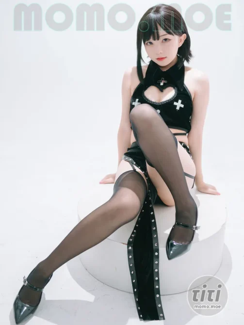 花铃 – NO.038 吊带袜修女 [71P-260MB]-丽丝屋