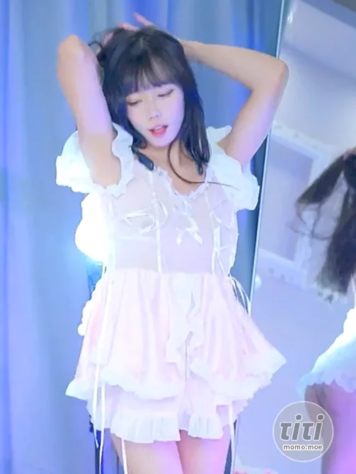 黏黏团子兔 – NO.015 (咬一口兔娘) 大摆锤舞蹈 [1V-558MB]-丽丝屋